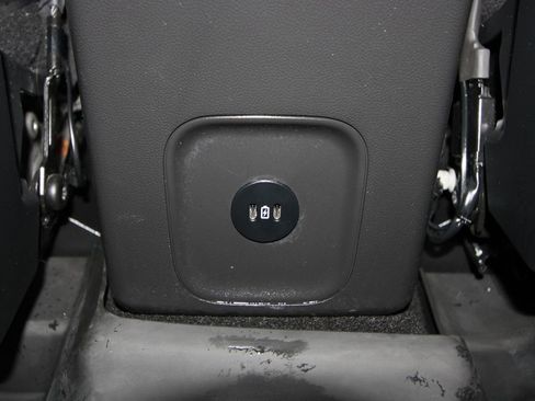 Used 2025 Ford Escape SE FWD image 26