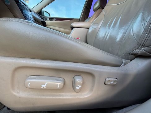 Used 2004 Lexus ES 330 image 12