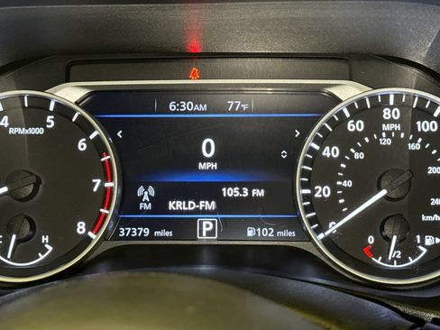 Used 2023 Nissan Sentra SR w/ SR Premium Package FWD image 30