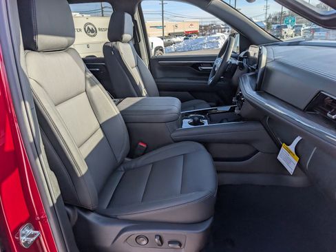 New 2026 Chevrolet Suburban Z71 w/ Comfort Package image 9