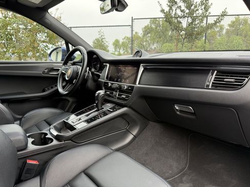 Certified 2023 Porsche Macan GTS image 24