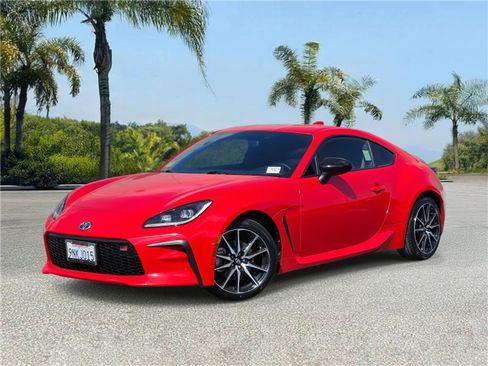 Used 2024 Toyota GR86 image 1