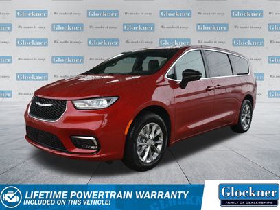 New 2026 Chrysler Pacifica Select