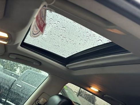 Used 2017 INFINITI QX50 2WD w/ Premium Plus Package image 2