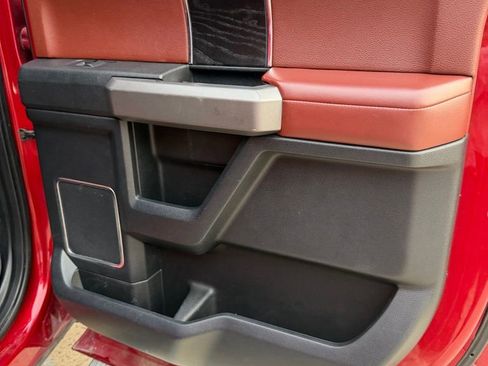 Used 2018 Ford F150 Platinum w/ Equipment Group 701A Luxury image 8