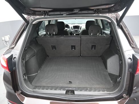 Used 2020 Chevrolet Equinox LT image 10