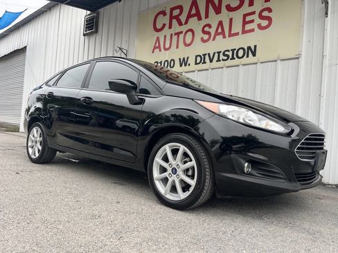 Used 2018 Ford Fiesta SE w/ Equipment Group 201A image 4