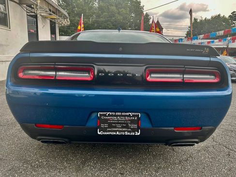 Used 2022 Dodge Challenger R/T Scat Pack RWD image 6