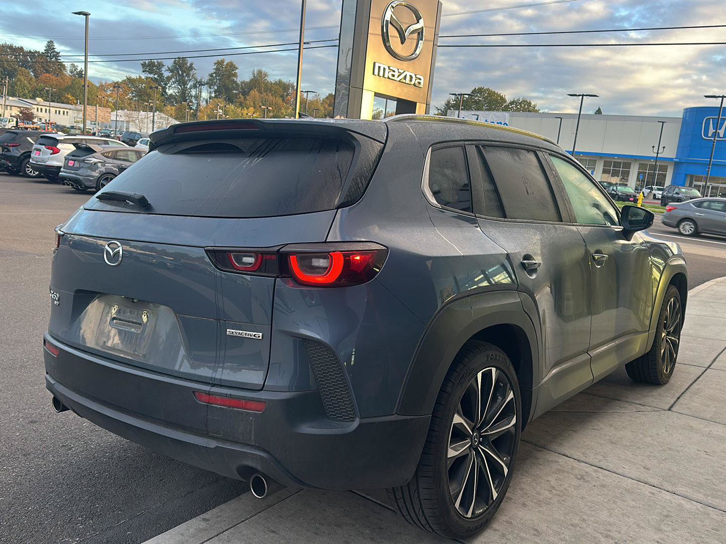 Used 2024 MAZDA CX-50 AWD 2.5 S w/ Premium Plus Pkg image 4