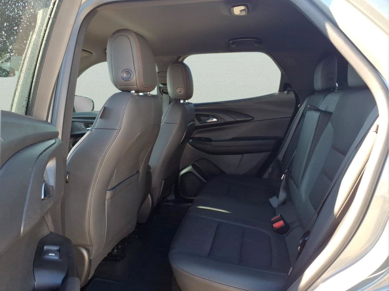 Used 2023 Chevrolet TrailBlazer RS FWD image 11