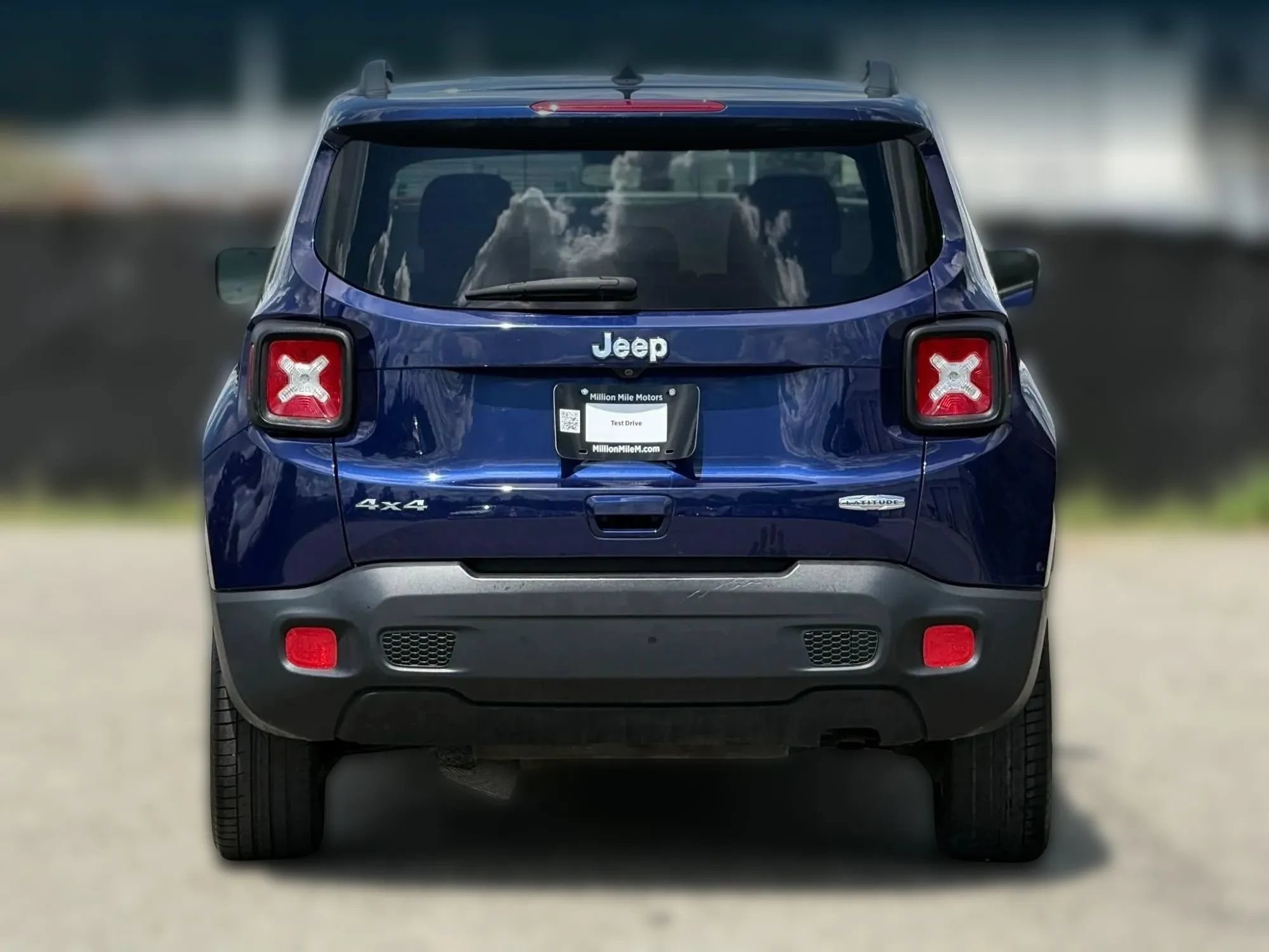 Used 2018 Jeep Renegade Latitude w/ Cold Weather Group AWD/4WD image 4