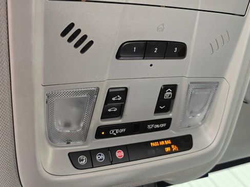 Used 2020 Chevrolet Equinox LT image 10