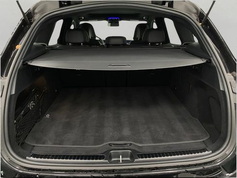 Certified 2025 Mercedes-Benz GLC 300 4MATIC image 5