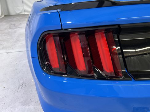 Used 2017 Ford Mustang GT Premium w/ Equipment Group 401A RWD image 10