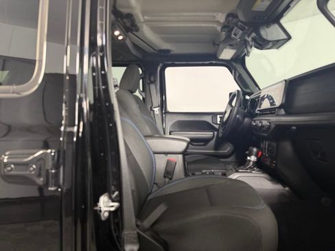 Used 2025 Jeep Wrangler Unlimited Rubicon 4xe w/ Safety Group AWD/4WD image 30