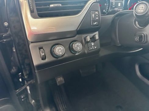 Used 2020 Chevrolet Suburban Premier w/ Max Trailering Package AWD/4WD image 11