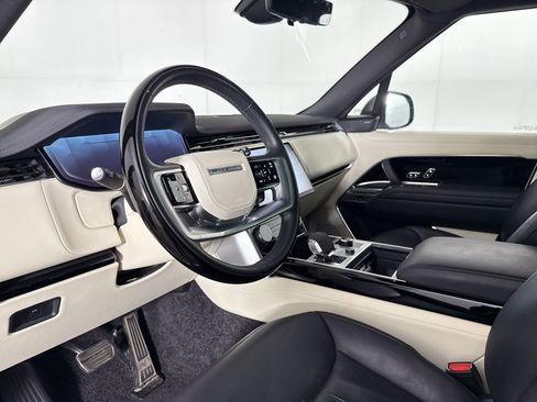 Used 2023 Land Rover Range Rover SE AWD/4WD image 4