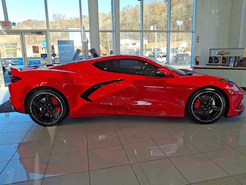 Used 2021 Chevrolet Corvette Stingray Preferred Cpe w/ Z51 Performance Package image 9