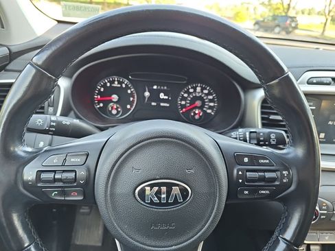 Used 2017 Kia Sorento AWD w/ LX Convenience Package image 21