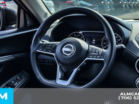 Used 2025 Nissan Versa S FWD image 16