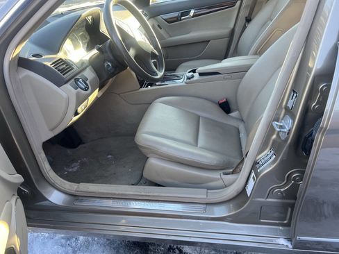 Used 2009 Mercedes-Benz C 300 4MATIC Sedan image 7