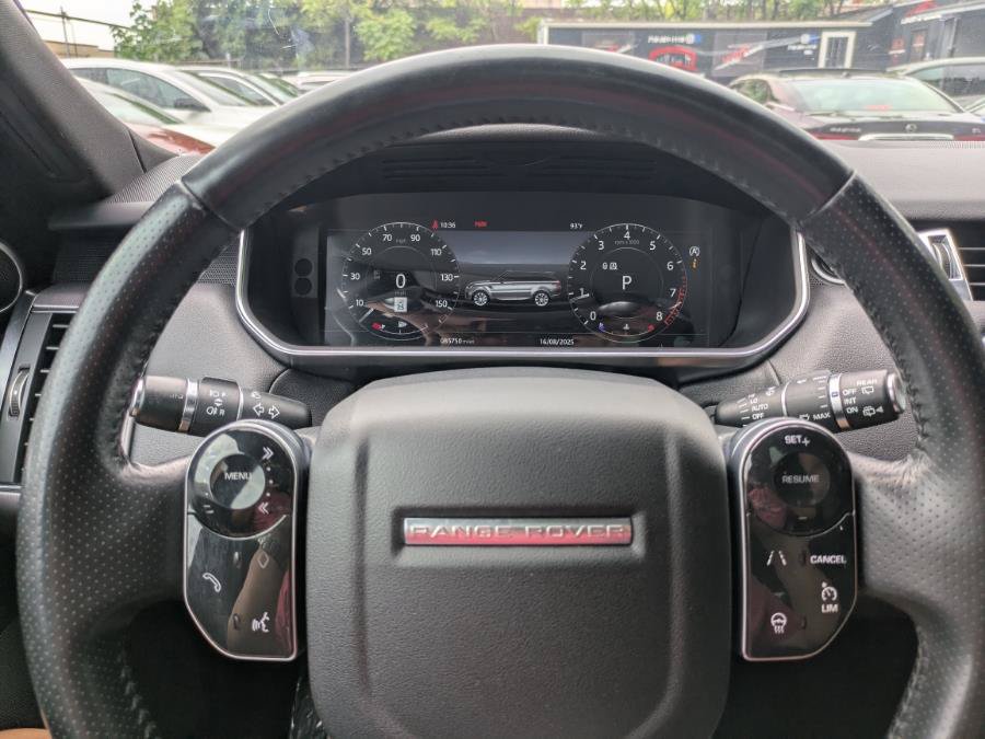 Used 2018 Land Rover Range Rover Sport HSE AWD/4WD image 16