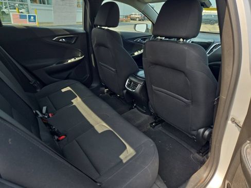 Used 2020 Chevrolet Malibu LT FWD image 14