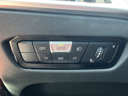 Used 2026 BMW 330i Sedan w/ Premium Package image 13