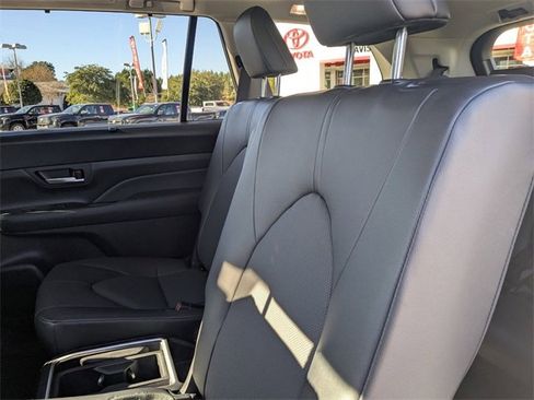 Certified 2025 Toyota Grand Highlander FWD image 25