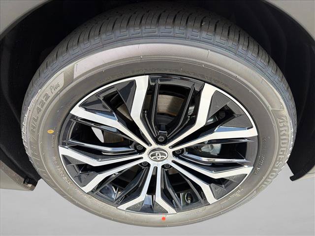 Used 2026 Toyota Crown AWD/4WD image 12