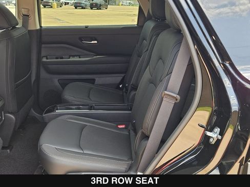New 2026 Nissan Pathfinder SL FWD image 17