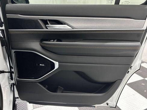 New 2026 Jeep Grand Wagoneer 4WD image 18