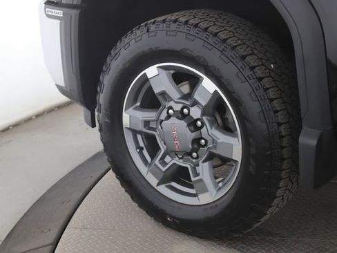 Used 2025 GMC Sierra 2500 SLE image 13