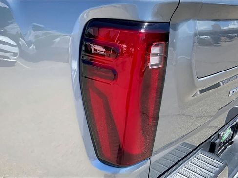 Used 2025 GMC Sierra 2500 Denali w/ Denali Reserve Package AWD/4WD image 28