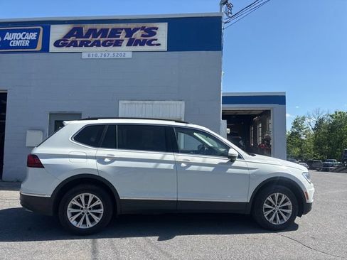 Used 2018 Volkswagen Tiguan SE AWD/4WD image 6