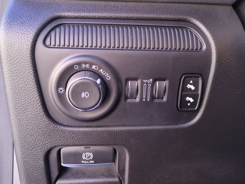 Used 2024 Jeep Wagoneer L Series III w/ Flexible Seating Group image 25