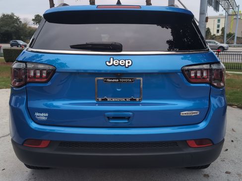 Used 2022 Jeep Compass Latitude image 9