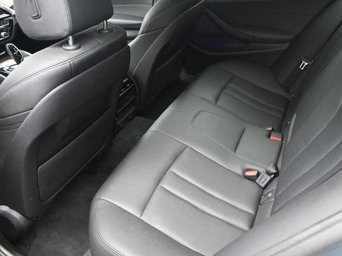 Used 2019 BMW 530i xDrive w/ Convenience Package AWD/4WD image 18