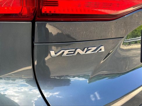 Used 2024 Toyota Venza XLE AWD/4WD image 24