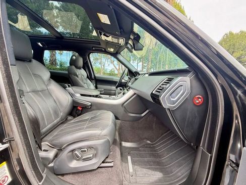 Used 2014 Land Rover Range Rover Sport HSE image 27
