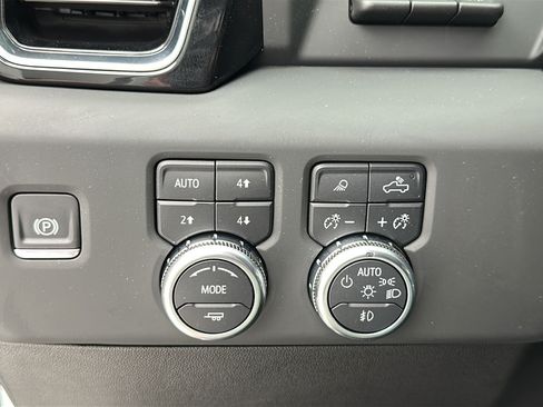 Used 2024 GMC Sierra 2500 Denali w/ Denali Reserve Package AWD/4WD image 26
