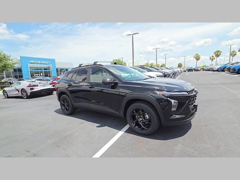 New 2026 Chevrolet Trax LT w/ Driver Confidence Package FWD image 24