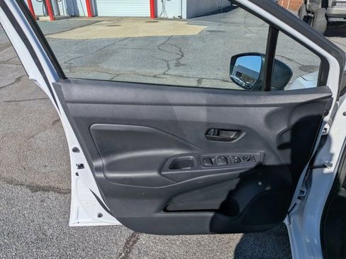 Used 2025 Nissan Versa S w/ Trunk Package image 21