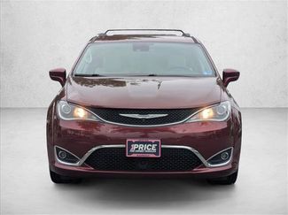 Used 2018 Chrysler Pacifica Touring-L w/ Advanced Safetytec Group FWD video 2
