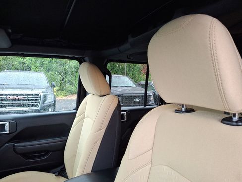 Certified 2022 Jeep Wrangler Unlimited Sport image 24