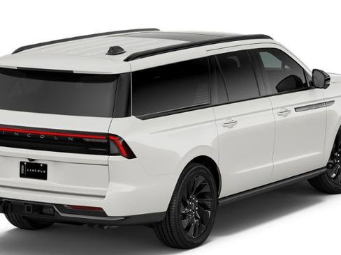 New 2026 Lincoln Navigator L Reserve w/ Jet Appearance Package image 3