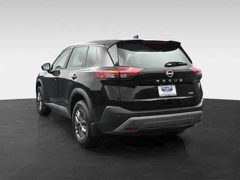 Used 2023 Nissan Rogue S AWD/4WD image 2
