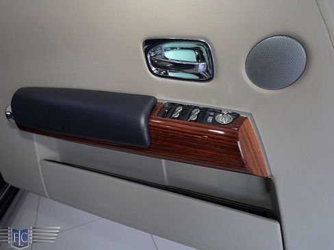 Used 2009 Rolls-Royce Phantom Coupe RWD image 17