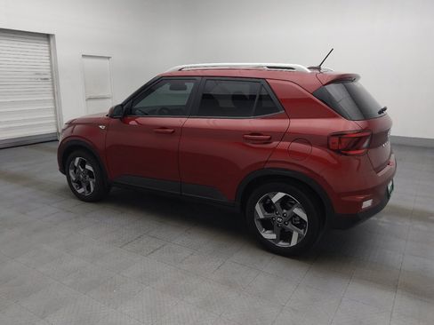 Used 2025 Hyundai Venue SEL FWD image 3