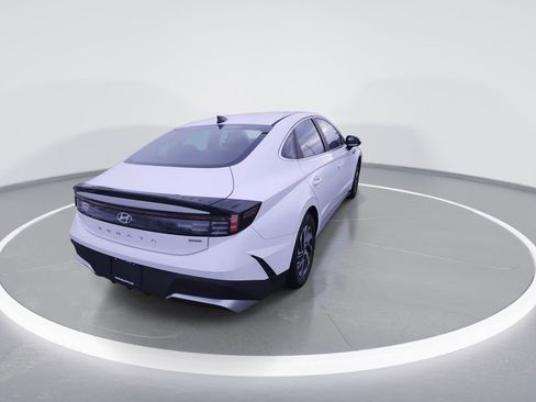 New 2026 Hyundai Sonata Blue FWD image 8